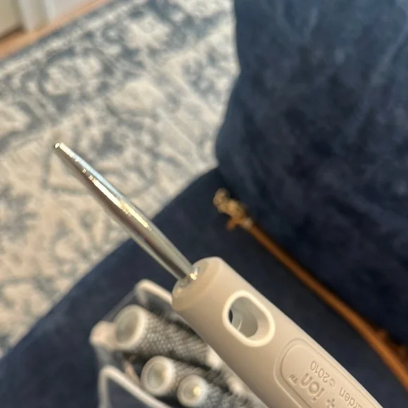 Gray Hair Brush Set - Picture 4 of 6